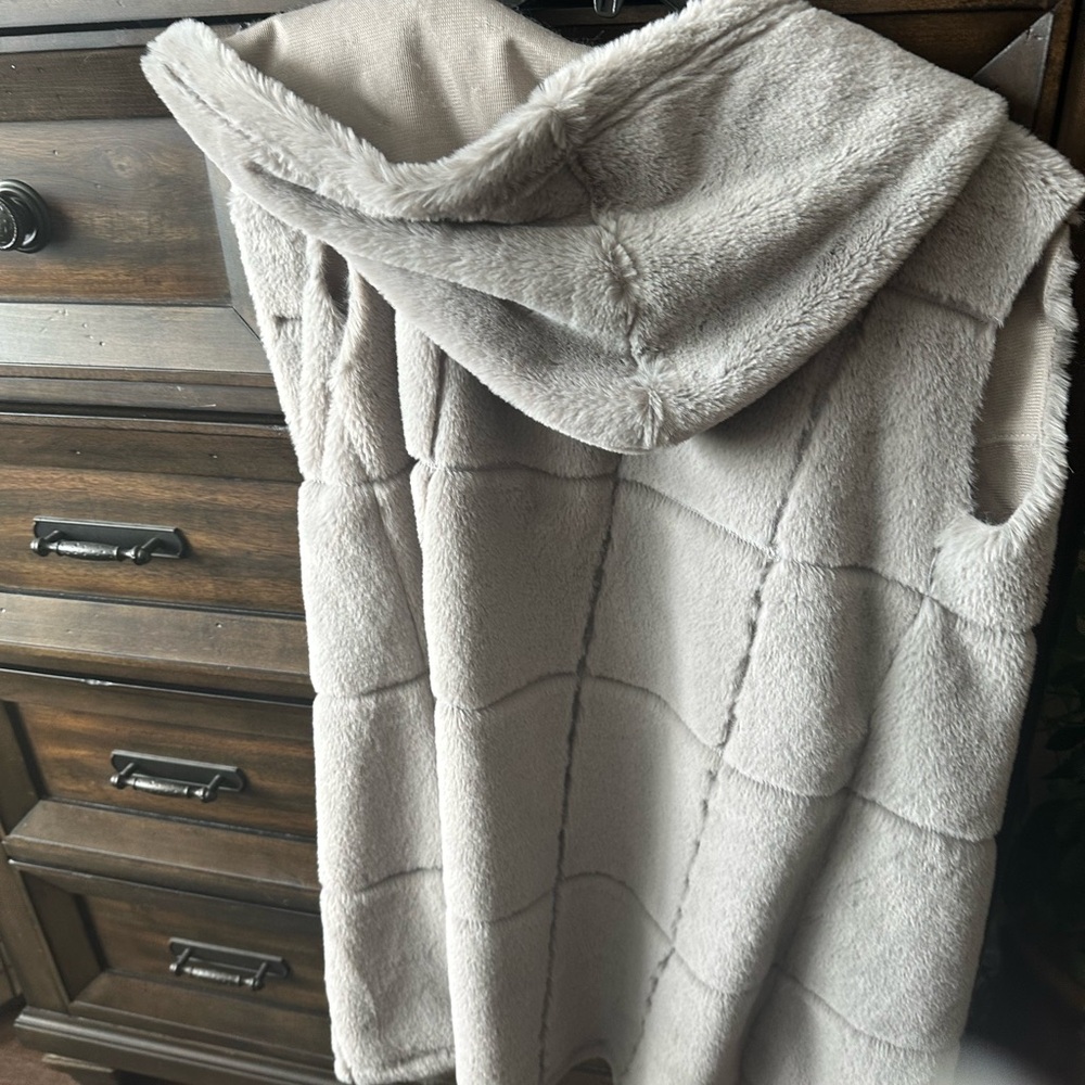 Cozy Gray Hooded Vest